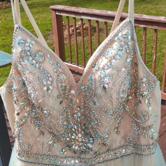 TLC Say Yes To The Prom Sz 13/14 BallGown Beaded Bodice Cream Irridescent Tulle - Picture 2 of 6